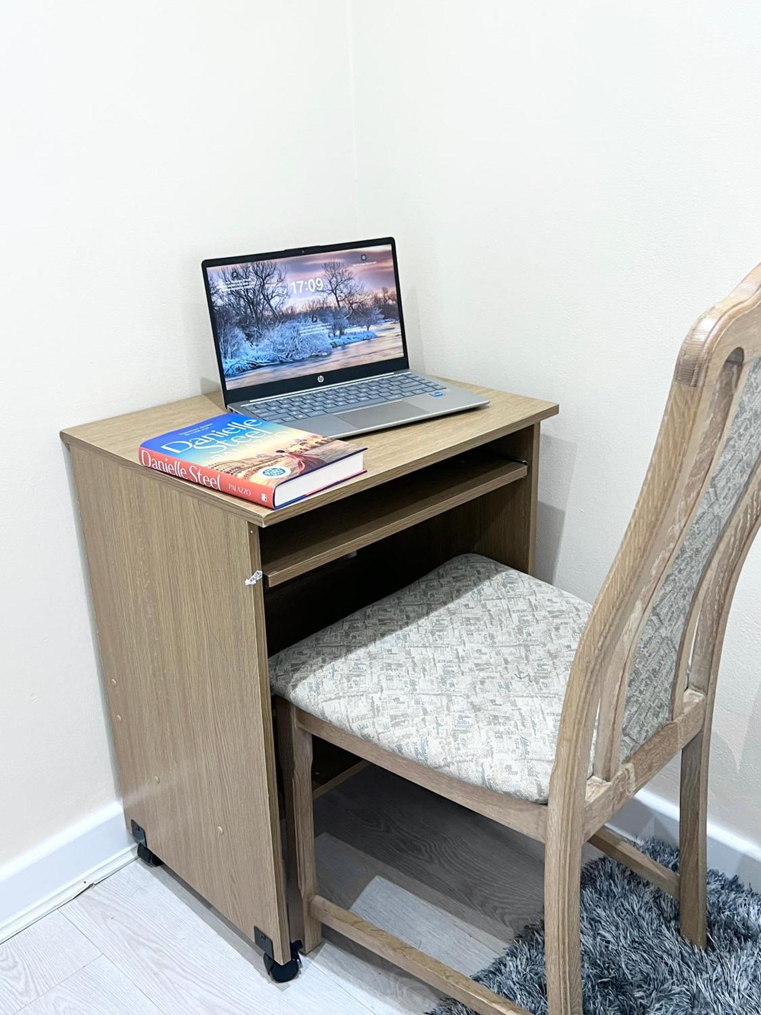 Carshalton Cosy Private Flat In London, Free Parking On Premise 아파트 외부 사진
